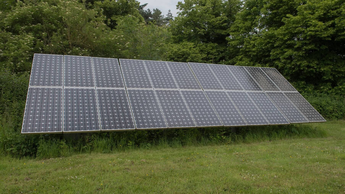 Eine Photovoltaikanlage im Garten aufstellen